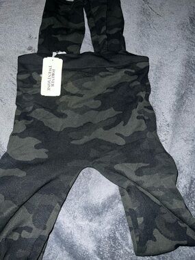 Forever 21 Camo pants - Black & Dark Green